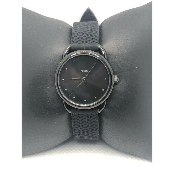 Fossil ES4489 Women\'s Leather Analog Black Dial Qu